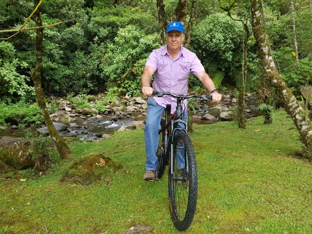 A nature observation bike ride in the Bayus del Toro area of Costa Rica