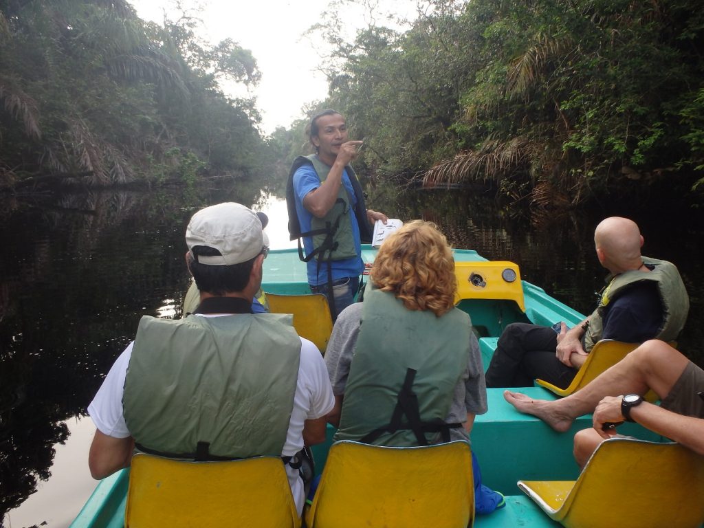 Guided tour in the Tortuguero canals in Costa Rica