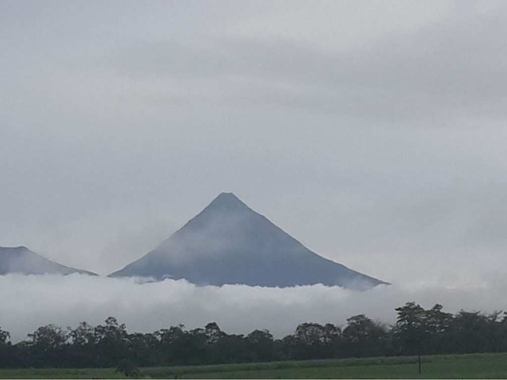 El volcán en Arenal, Costa Rica