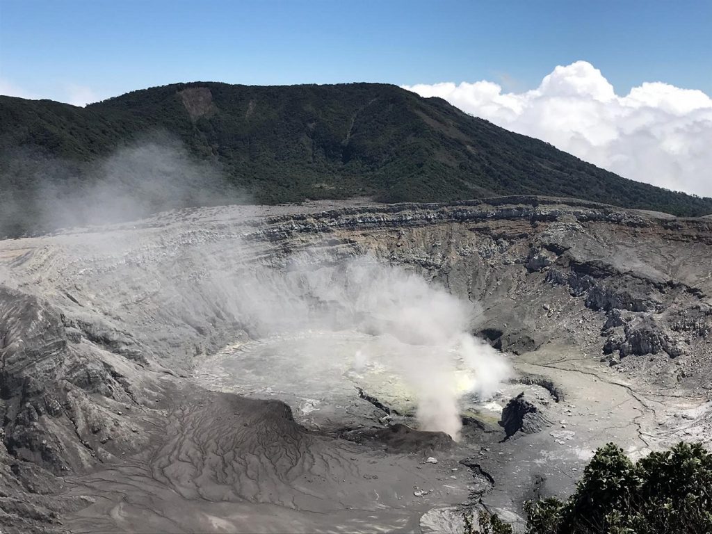 Volcán Poás a una hora de San José, Costa Rica