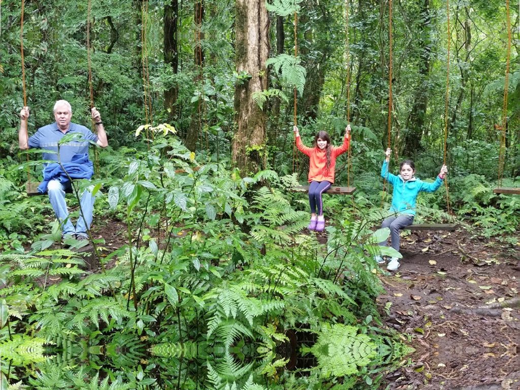 Conectando con la naturaleza en la zona de Bajos del Toro en Costa Rica