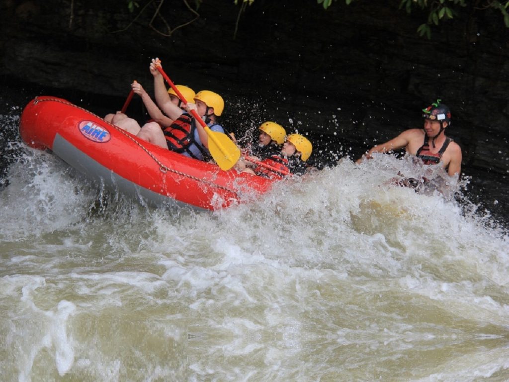 Rafting en el área de Manuel Antonio de Costa Rica